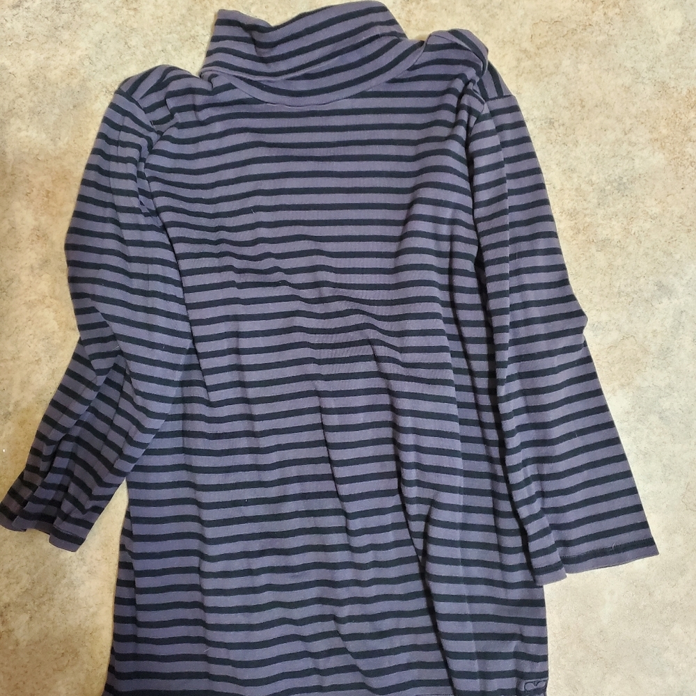 Liz Claiborne turtleneck shirt like new!